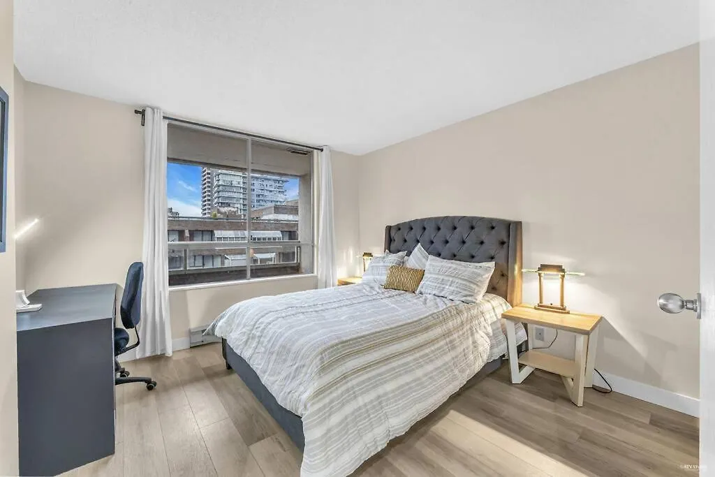 Beautiful City Two Beds Suite With Free Parking Vancouver Apartment